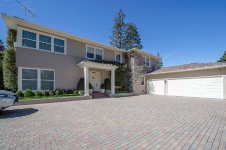 1738 Manor Dr