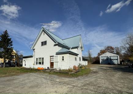15 Blaine Ave