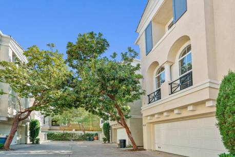 827 Harmony Pl