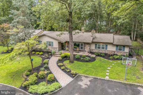 1384 Stokes Rd