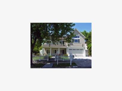 1180 Crompton Rd