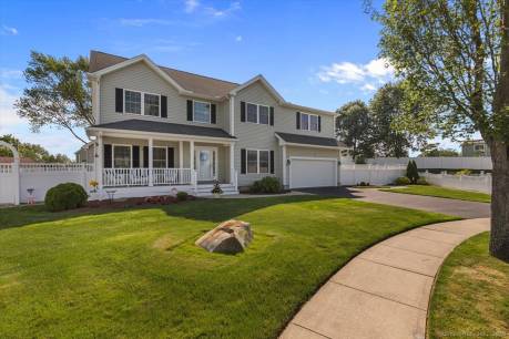 40 Devine Pl