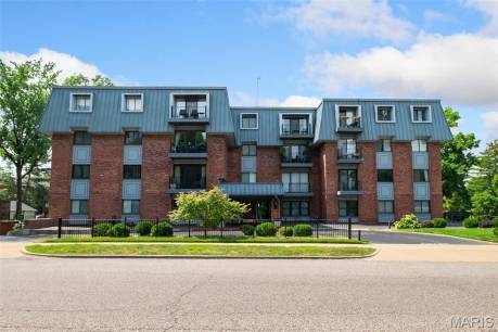 450 W Adams Ave 20