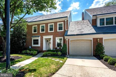 42 Foxwood Dr