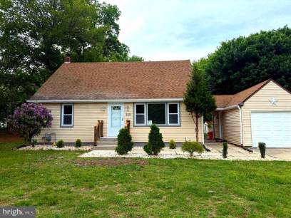 819 E Evesham Rd