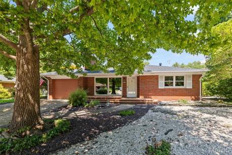 27 Chadwick Dr