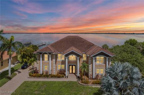 6120 River Shore Ct