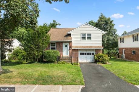 466 Linden Ave