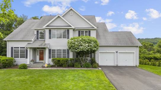 81 Masters Ln