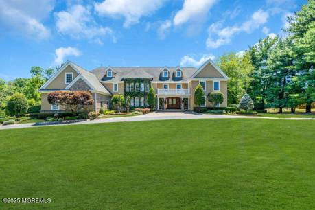 39 Mountainside Dr