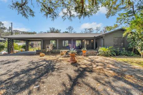 3519 Lakeview Dr