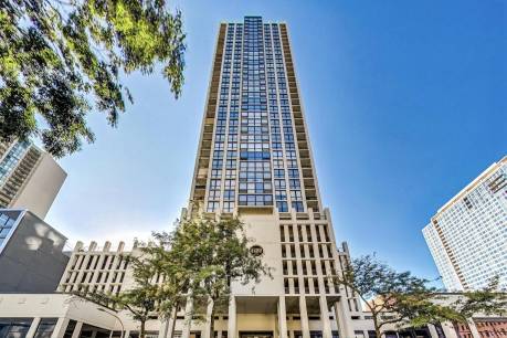 1122 N Clark St 3304