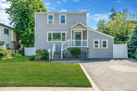 301 Center Bay Dr