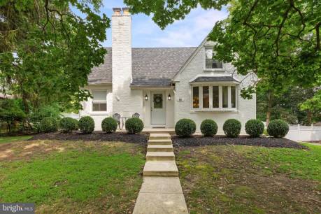 18 E Ormond Ave
