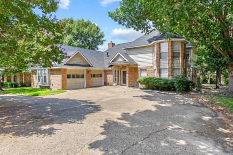 2809 Apple Valley Dr