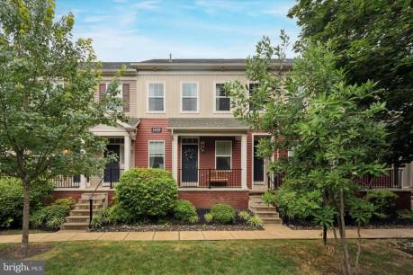 1525 Dekalb St 121