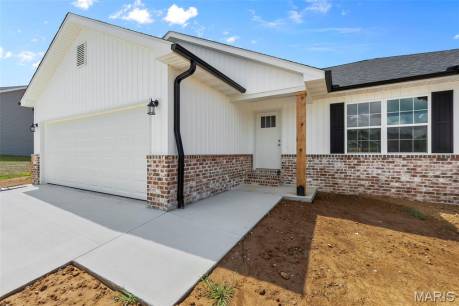 582 Wentworth Dr
