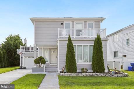 8 Seaside Ct