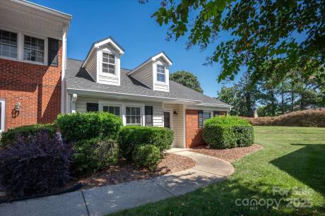 10935 Winterbourne Ct