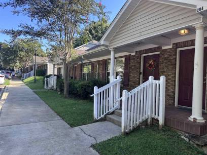 2740 W Tharpe St #203