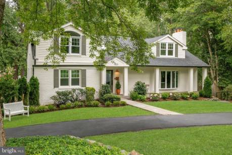 9225 Laurel Oak Dr