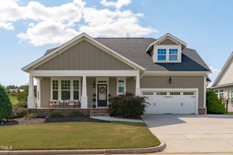 7 Village Walk Dr