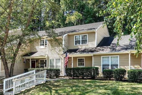 108 Hollow Oak Dr