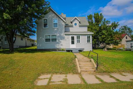 204 W 2nd St
