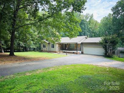 7536 Forest Oak Dr