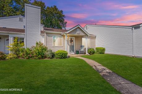 81 Greenwood Dr