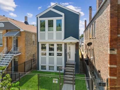 929 W 33rd Pl