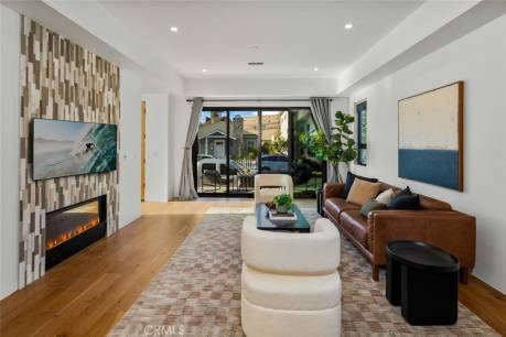 5776 Campo Walk