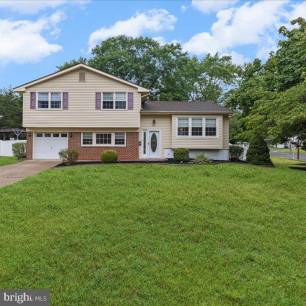 30 Dogwood Ln