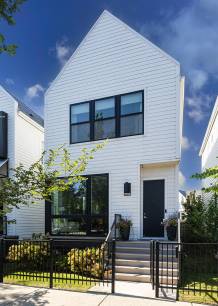 3704 N Milwaukee Ave