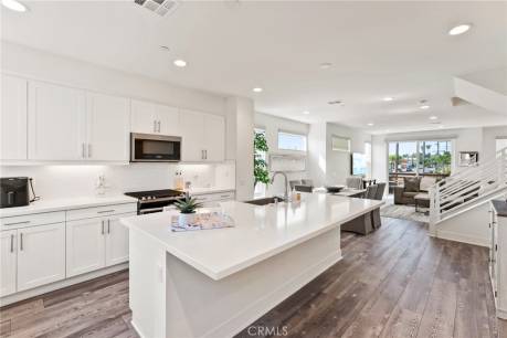 697 W 17th