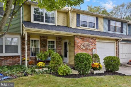 207 Foxwood Ln
