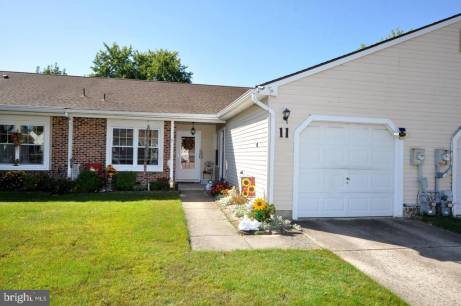 11 E Berwin Way