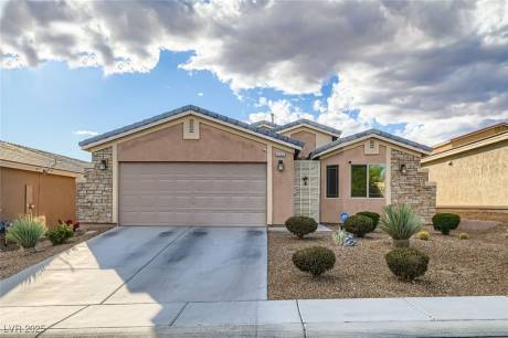 4567 Avery Rock St