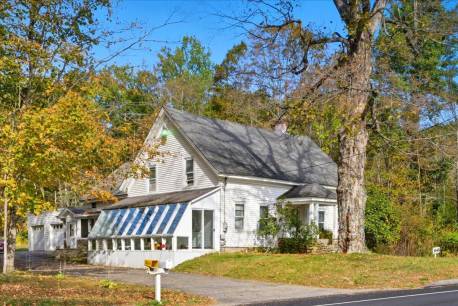 1648 Main St