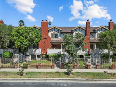 13959 Victory Blvd 5
