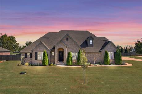 813 Lancelot Dr