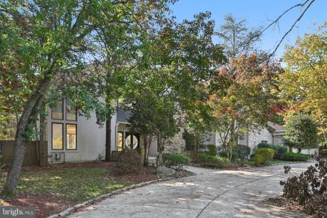 12 N Country Lakes Dr