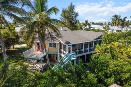 3660 Schooner Ln