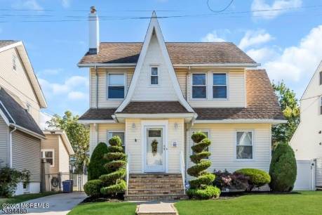 92 Fairway Ave