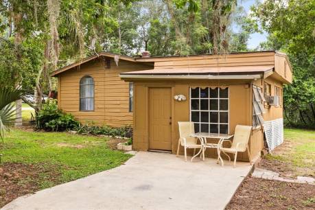 17313 Lakeside Dr