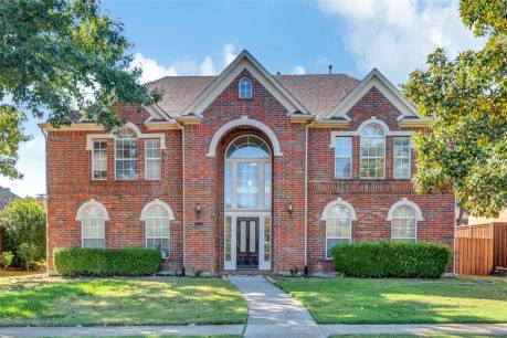 2221 Country Club Dr