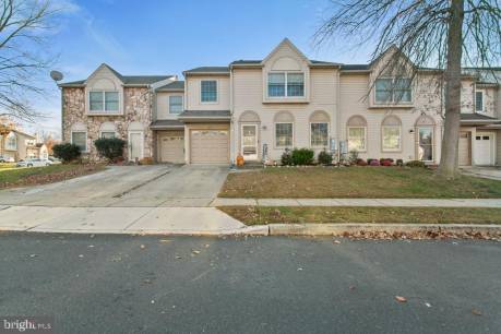 112 Carriage Ln