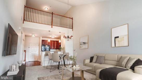 200 W Elm St 1418
