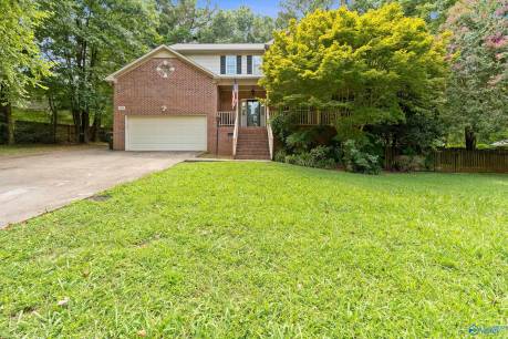 104 Glade Creek Circle