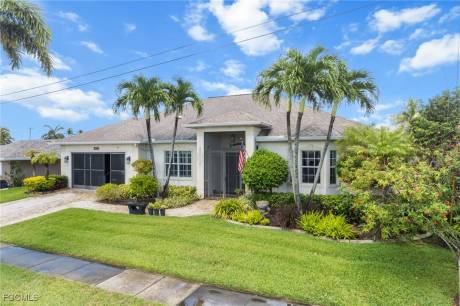4424 N Bay Cir